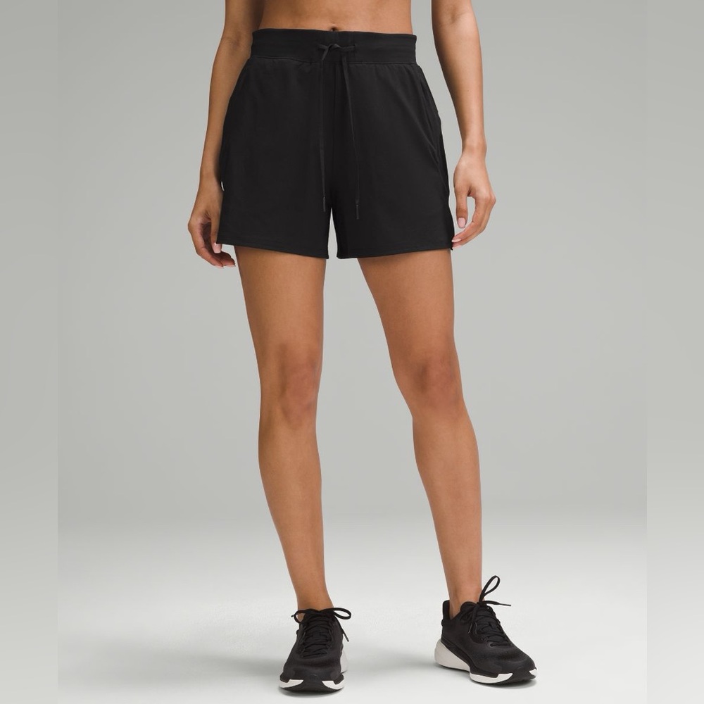 Lululemon License to Train High-Rise Short 4"